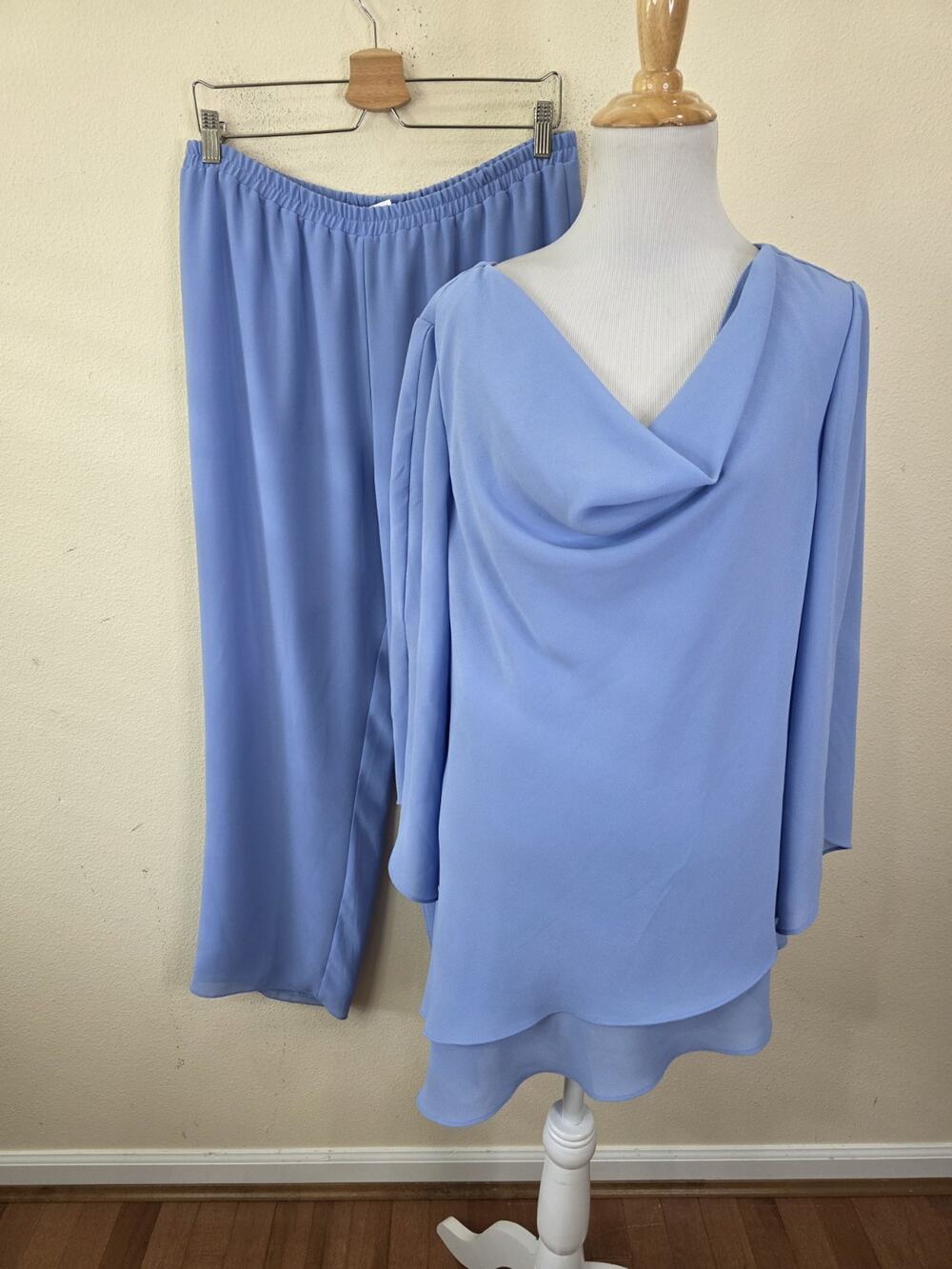 Coldwater Creek Womens Size 14P Periwinkle Blouse & Pants Set Asymmetric Hem
